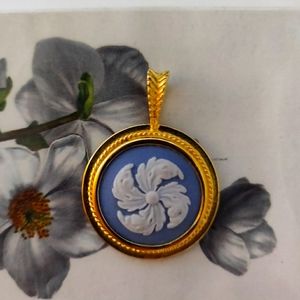 "Wedgewood Pendant" by Danbury Mint
